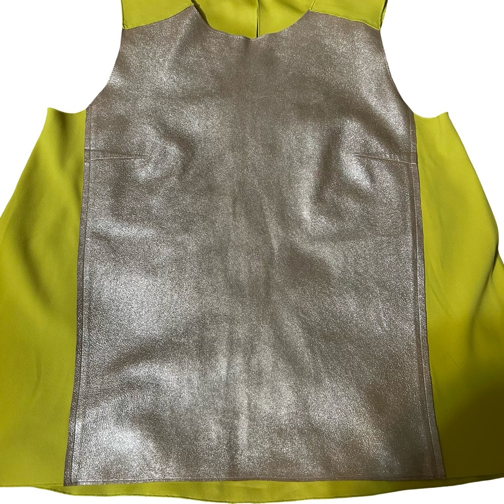 Metallic Panel Mod Swing Top
Chartreuse Avant Garde Colorblock Tank - Picture 3 of 7